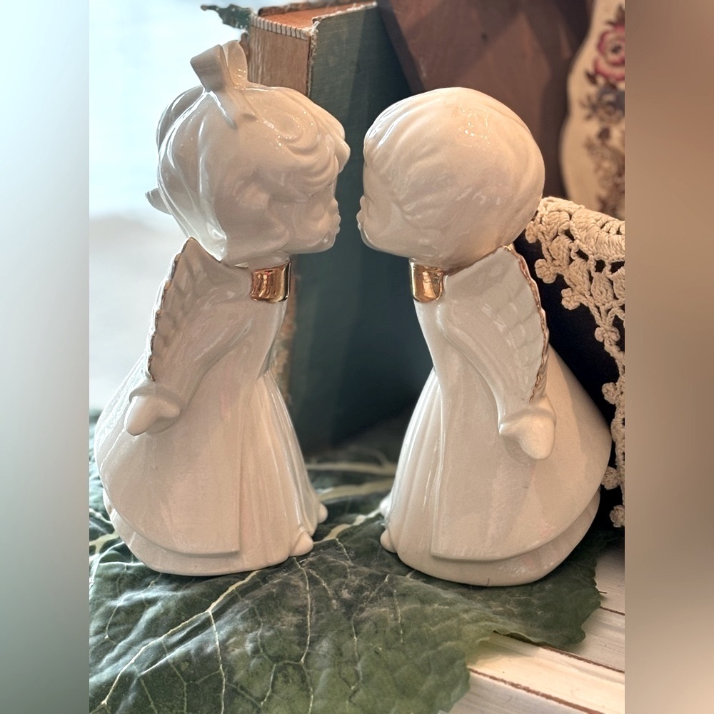 Vintage 50’s White Ceramic Kissing Angels. 8” Kitschy | Holiday | Antique EUC
